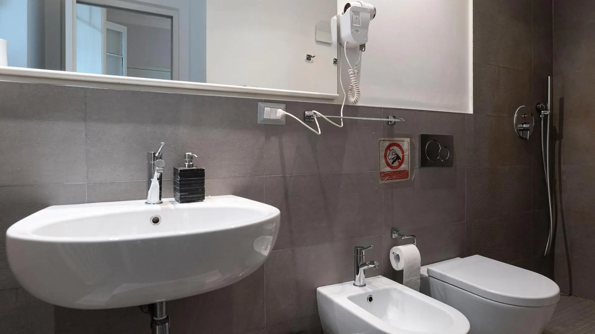 Apartamento Dream Garden City Center On Subway 10 Guest Milán Italia